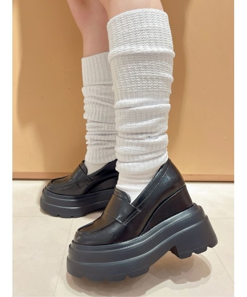 ESPERANZA(エスペランサ)の「ボリューム厚底ローファー(パンプス・レディース・ブラウン系/ブラック・S/M/L/LL)」の1枚目の写真