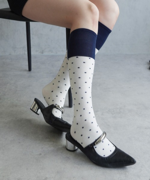 IMARI（イマリ）の「【 IMARI / イマリ 】 ドット バイカラー ハイソックス #（ソックス/靴下・レディース・ホワイト/ブラウン/ピンク/ブラック/グレー・FREE）」の2枚目の写真