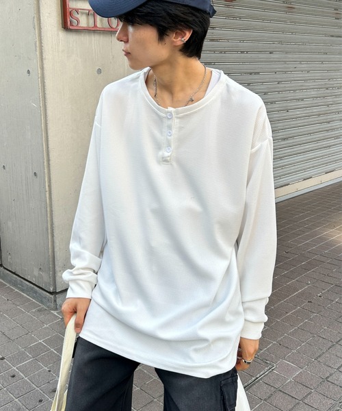 link lot(リンクロット)の「ビッグシルエットワッフル無地ヘンリーネックロンT(Tシャツ/カットソー・メンズ・ブラック/ホワイト/グレー・M/L)」の17枚目の写真