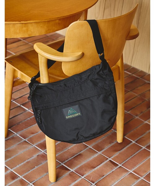 GREGORY(グレゴリー)の「【別注】<GREGORY>GLR サッチェル M ショルダーバッグ(ショルダーバッグ・メンズ・ブラック・FREE)」の1枚目の写真