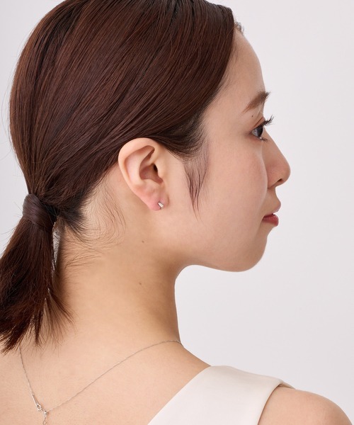 CALIN STANDARD(カリンスタンダード)の「◆金属アレルギー対応◆◆made in japan◆【純金厚メッキ】スクエア 極小ミニマルカーブピアス(ピアス(両耳用)・レディース・ゴールド/ピンクゴールド/シルバー・FREE)」の9枚目の写真
