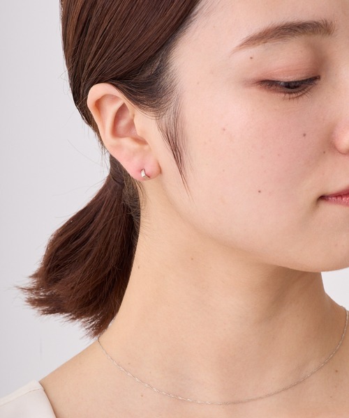 CALIN STANDARD(カリンスタンダード)の「◆金属アレルギー対応◆◆made in japan◆【純金厚メッキ】スクエア 極小ミニマルカーブピアス(ピアス(両耳用)・レディース・ゴールド/ピンクゴールド/シルバー・FREE)」の10枚目の写真