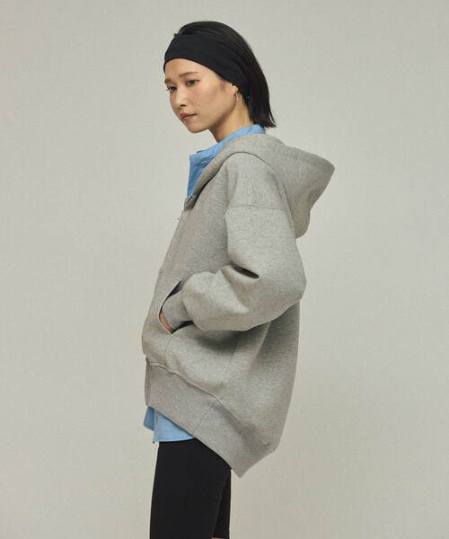 AMERICANA（アメリカーナ）の「Americana × Firsthand/アメリカーナ 別注 ダンボール ZIPフーディ / ワンポイント刺繍 ジップフーディ（パーカー・レディース・グレー/オフホワイト・FREE）」の4枚目の写真