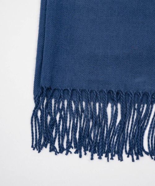 flaner（フラネ）の「Natural fringe muffler / ナチュラルフリンジマフラー（マフラー・レディース・オレンジ/ベージュ/ブルー/ナチュラル/チャコールグレー/グレー・FREE）」の10枚目の写真