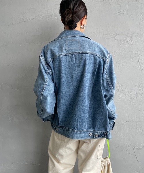 Levi's（リーバイス）の「[LEVI’S/リーバイス] TYPE 2 TRUCKER デニムジャケット（デニムジャケット・レディース・ライトインディゴブルー/インディゴブルー・S/M/L）」の10枚目の写真