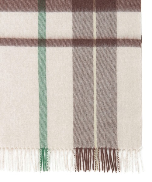 MACKINTOSH PHILOSOPHY（ﾏｯｷﾝﾄｯｼｭ ﾌｨﾛｿﾌｨｰ）の「ウール100％ ポンチョストール ”チェック”（ストール/ショール・レディース・ネイビー/ベージュ/ブラウン/ライトグレー・FREE）」の10枚目の写真