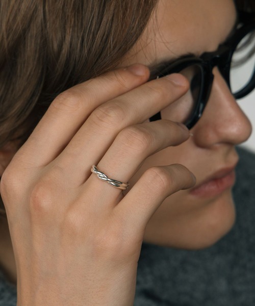 LURAKU（ルラク）の「【LURAKU】silver925 twist ring（調節可能）/ シルバー925ツイストリング（リング・メンズ・シルバー・FREE）」の4枚目の写真