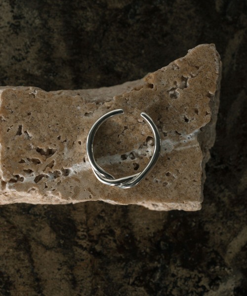 LURAKU（ルラク）の「【LURAKU】silver925 twist ring（調節可能）/ シルバー925ツイストリング（リング・メンズ・シルバー・FREE）」の6枚目の写真