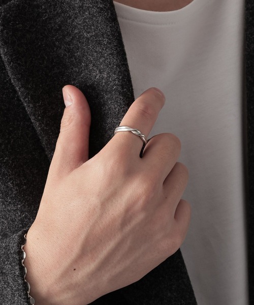 LURAKU（ルラク）の「【LURAKU】silver925 twist ring（調節可能）/ シルバー925ツイストリング（リング・メンズ・シルバー・FREE）」の9枚目の写真