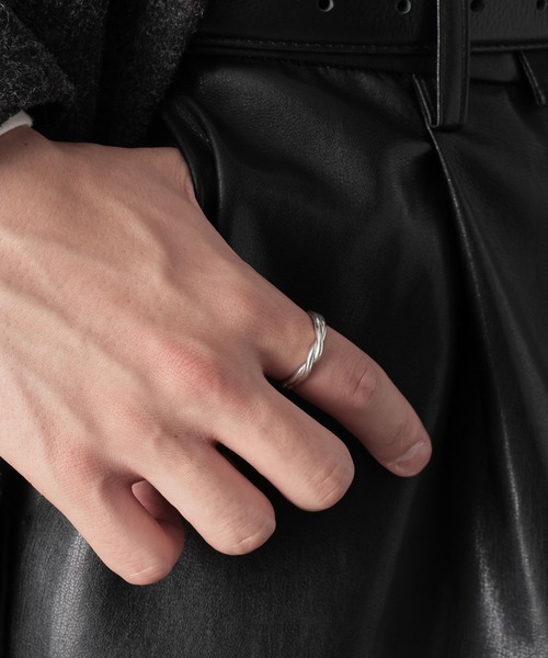 LURAKU（ルラク）の「【LURAKU】silver925 twist ring（調節可能）/ シルバー925ツイストリング（リング・メンズ・シルバー・FREE）」の10枚目の写真