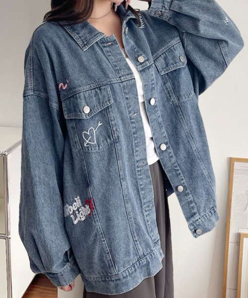 A.D.C.L.（エーディーシーエル）の「ランダム刺繍ワッペン付き オーバーサイズ ビックシルエット デニムジャケット（Gジャン）（デニムジャケット・レディース・ネイビー/ブルー・M/L）」の9枚目の写真