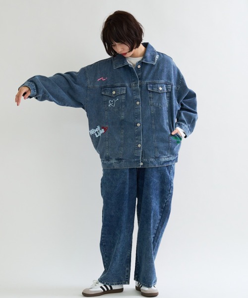 A.D.C.L.（エーディーシーエル）の「ランダム刺繍ワッペン付き オーバーサイズ ビックシルエット デニムジャケット（Gジャン）（デニムジャケット・レディース・ネイビー/ブルー・M/L）」の22枚目の写真