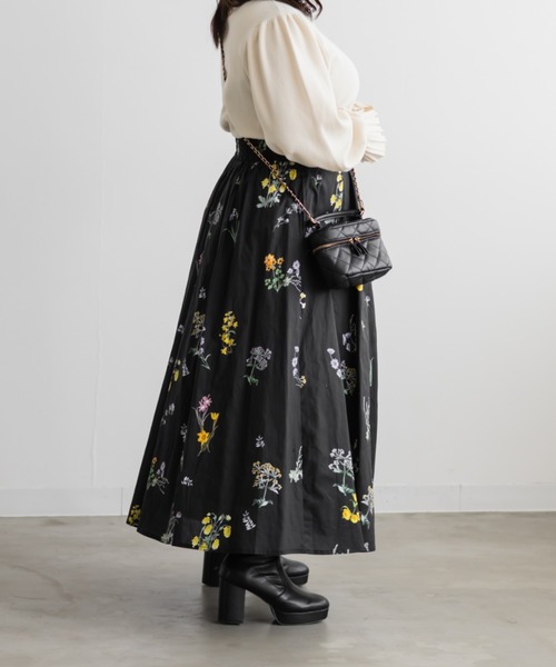 CLETTE(クレット)の「CLETTEオリジナル花柄ロングスカート(スカート・レディース・ブラック/アイボリー・4L/3L/LL)」の12枚目の写真
