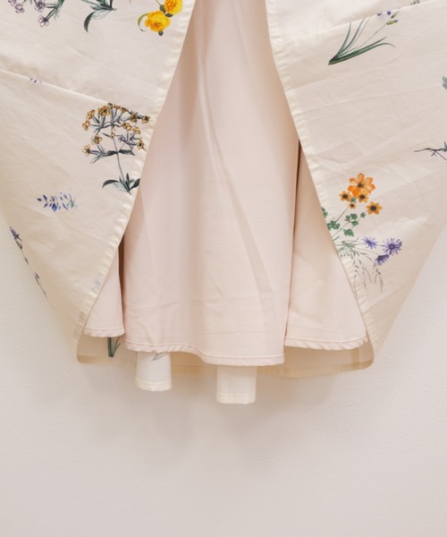 CLETTE(クレット)の「CLETTEオリジナル花柄ロングスカート(スカート・レディース・ブラック/アイボリー・4L/3L/LL)」の15枚目の写真