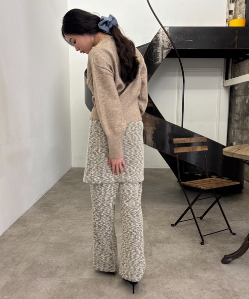 FUULLY STUDIO(フーリィーステューディオ)の「アルパカタッチVネックカーディガン(カーディガン/ボレロ・レディース・ブラック/ベージュ/ブルー・FREE)」の16枚目の写真