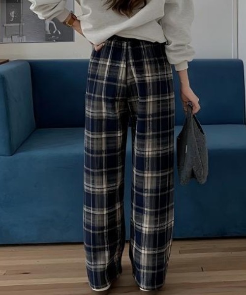 FAVORITO（ファヴォリート）の「チェック柄裏起毛パンツ（その他パンツ・レディース・レッド/ネイビー・F）」の4枚目の写真
