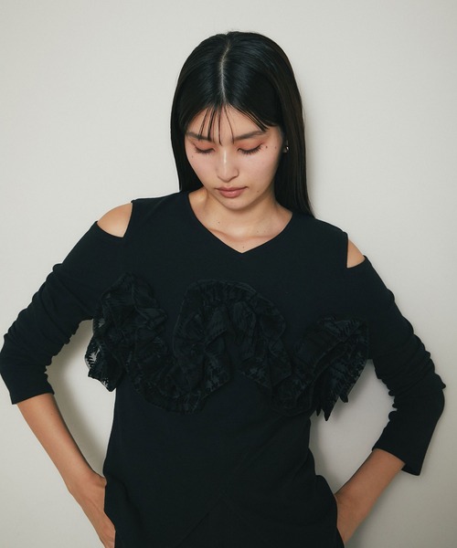 &. NOSTALGIA(アンドドットノスタルジア)の「アシメフリルカットソー(Tシャツ/カットソー・レディース・グレー/ブラック・M)」の1枚目の写真