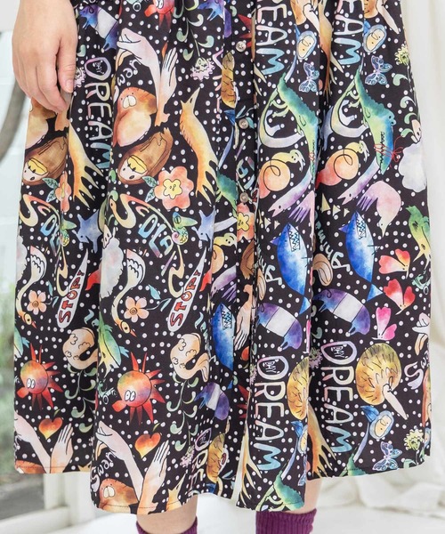 ScoLar（スカラー）の「153650：音楽orPOP柄ワンピース（ワンピース・レディース・ブラック/グリーン・M）」の4枚目の写真