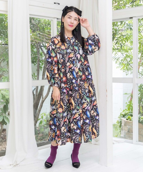 ScoLar（スカラー）の「153650：音楽orPOP柄ワンピース（ワンピース・レディース・ブラック/グリーン・M）」の6枚目の写真