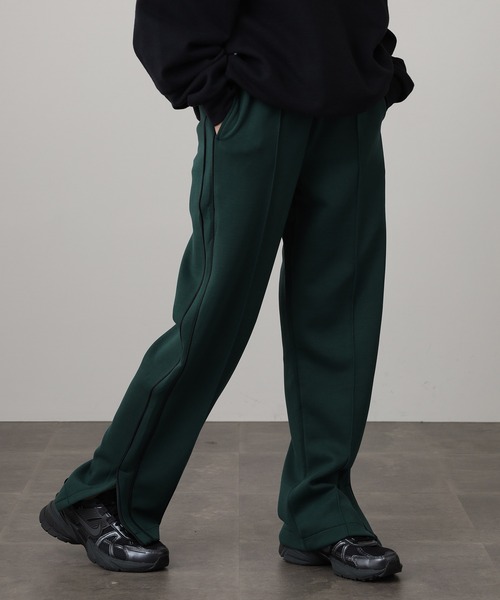 OMNES(オムネス)の「ダンボールニットスリット付きライントラックパンツ(その他パンツ・レディース・グリーン/ベージュ/ブラック・L/M)」の3枚目の写真