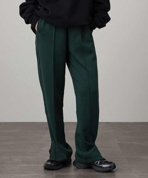 OMNES(オムネス)の「ダンボールニットスリット付きライントラックパンツ(その他パンツ・レディース・グリーン/ベージュ/ブラック・L/M)」の14枚目の写真