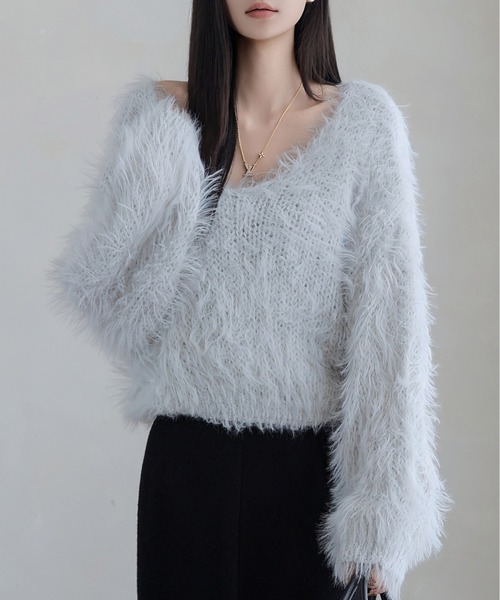 FINEnough(ファインナフ)の「ふんわりシャギーニットクロップド丈トップス(ニット/セーター・レディース・ベージュ/ホワイト/ブラック/グレー・FREE)」の3枚目の写真
