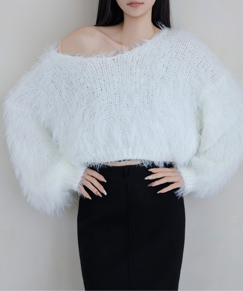 FINEnough(ファインナフ)の「ふんわりシャギーニットクロップド丈トップス(ニット/セーター・レディース・ベージュ/ホワイト/ブラック/グレー・FREE)」の1枚目の写真