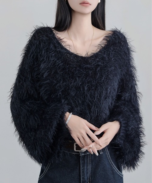 FINEnough(ファインナフ)の「ふんわりシャギーニットクロップド丈トップス(ニット/セーター・レディース・ベージュ/ホワイト/ブラック/グレー・FREE)」の9枚目の写真