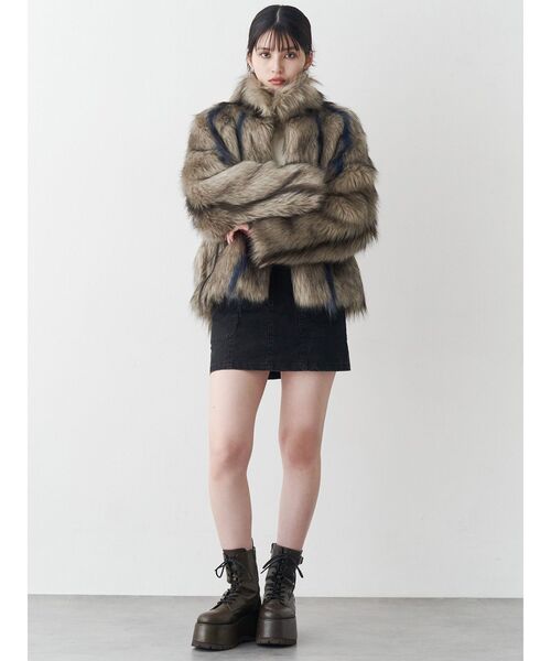 フェイクファーラインジャガードコート（ステンカラーコート）｜MURUA