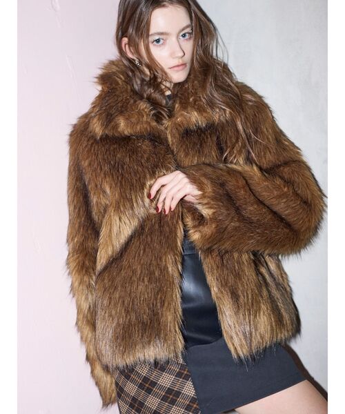 MURUA(ムルーア)の「フェイクファーラインジャガードコート(ステンカラーコート・レディース・その他/グレー/ブラウン・FREE)」の11枚目の写真