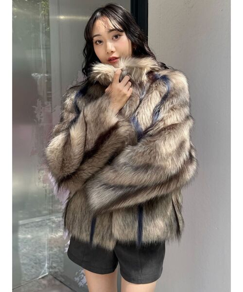 フェイクファーラインジャガードコート（ステンカラーコート）｜MURUA