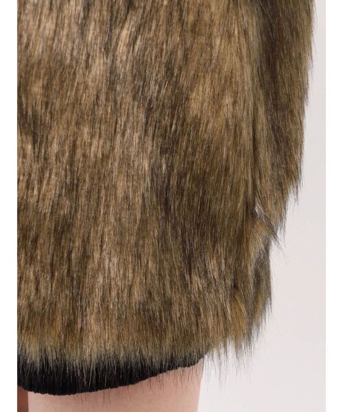 フェイクファーラインジャガードコート（ステンカラーコート）｜MURUA