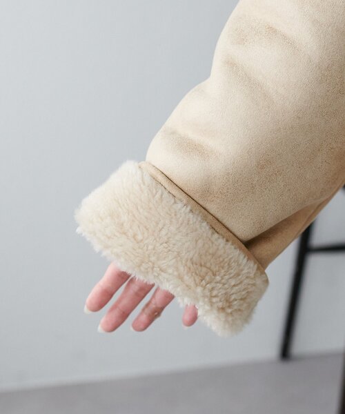 DISCOAT（ディスコート）の「フェイクムートンミドルコート（ムートンコート・レディース・ブラウン/ベージュ・FREE）」の8枚目の写真