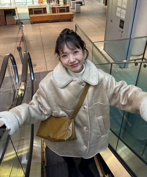 DISCOAT（ディスコート）の「フェイクムートンミドルコート（ムートンコート・レディース・ブラウン/ベージュ・FREE）」の14枚目の写真