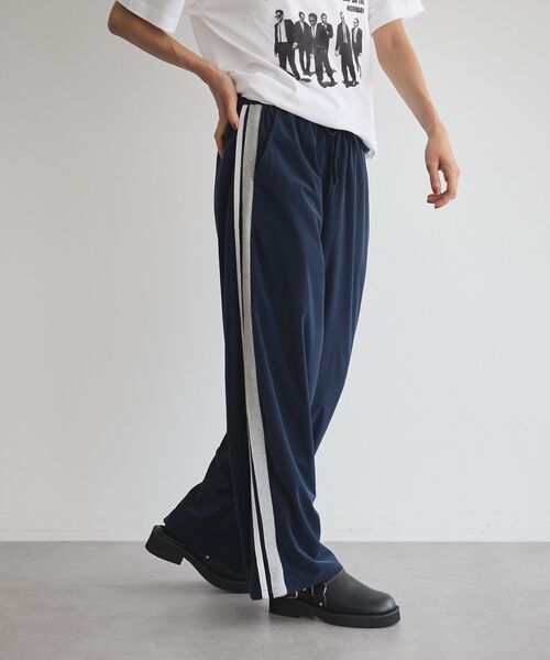 GARAGE OF GOOD CLOTHING（ガレージオブグッドクロージング）の「ベロア2ラインパンツ（その他パンツ・レディース・ブラウン・FREE）」の2枚目の写真