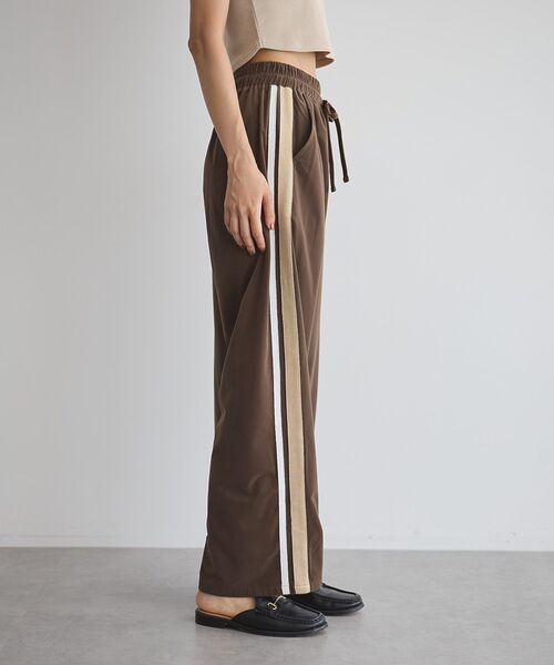 GARAGE OF GOOD CLOTHING（ガレージオブグッドクロージング）の「ベロア2ラインパンツ（その他パンツ・レディース・ブラウン・FREE）」の13枚目の写真