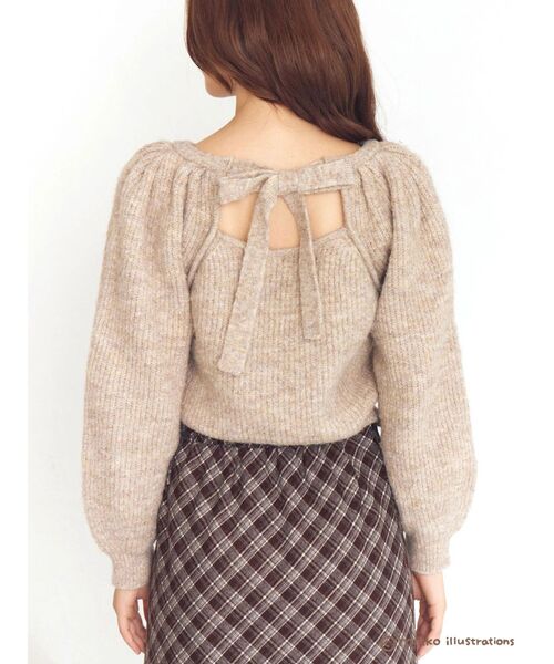 CALNAMUR(カルナムール)の「【mikkoコラボ】ボリュームスリーブコンパクトニット(ニット/セーター・レディース・ベージュ/ホワイト/レッド・FREE)」の13枚目の写真