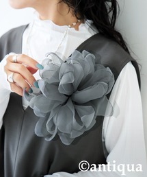 オーストリッチ　フェザーコサージュ　ライトグレー オーストリッチ フェザーコサージュ ライトグレー - メルカリ