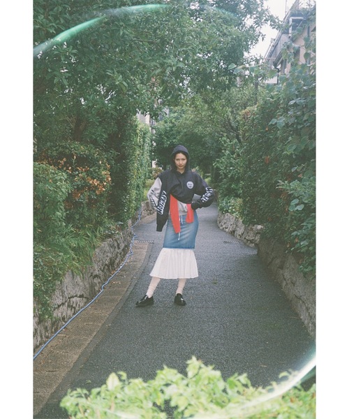 HOLIDAY（ホリデイ）の「POLYCON SWEAT HOODIE (EN ROUTE) ポリコンスウェットフーディ (アンルート)（パーカー・レディース・ダークネイビー/ヘザーグレー・ONE SIZE）」の7枚目の写真