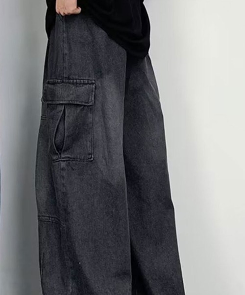 SallyLunn(サリーラン)の「ルーズデニムカーゴパンツ(デニムパンツ・メンズ・ブラック/ブルー・M/L)」の3枚目の写真