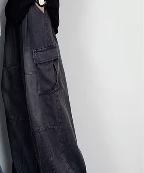 SallyLunn(サリーラン)の「ルーズデニムカーゴパンツ(デニムパンツ・メンズ・ブラック/ブルー・M/L)」の4枚目の写真