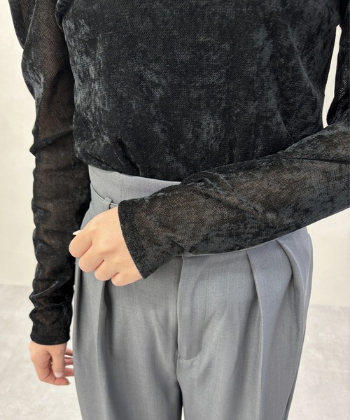 31 Sons de mode(トランテアン ソン ドゥ モード)の「2025秋冬新作 ベロア起毛シアートップス(Tシャツ/カットソー・レディース・ブラック/グレー/オフホワイト・フリ-)」の12枚目の写真