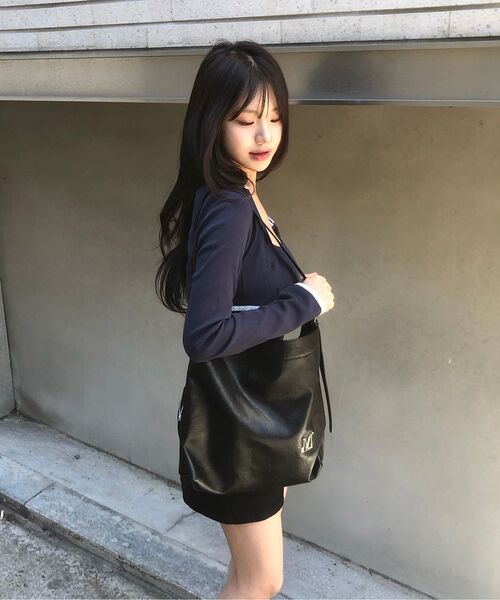 MUCENT(ムセント)の「エクラメタルロゴクロスバッグ(ポーチ付き)男女共用(メッセンジャーバッグ・レディース・ブラック・FREE)」の12枚目の写真