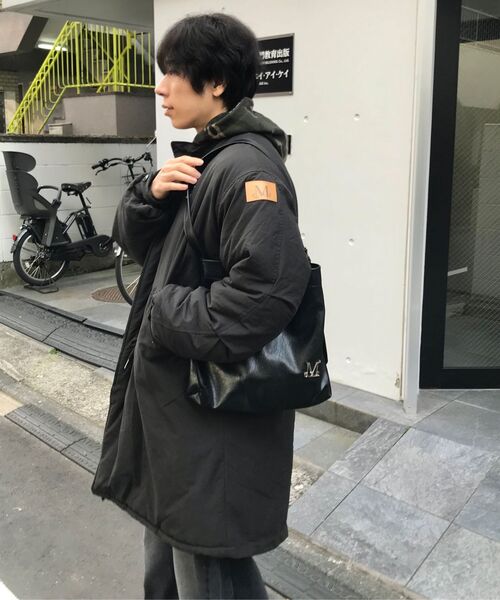 MUCENT(ムセント)の「エクラメタルロゴクロスバッグ(ポーチ付き)男女共用(メッセンジャーバッグ・レディース・ブラック・FREE)」の3枚目の写真
