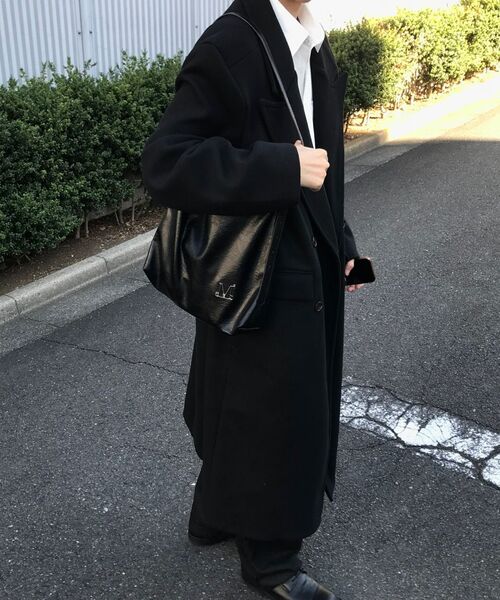 MUCENT(ムセント)の「エクラメタルロゴクロスバッグ(ポーチ付き)男女共用(メッセンジャーバッグ・レディース・ブラック・FREE)」の2枚目の写真