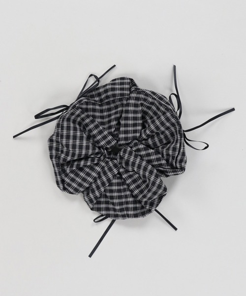 SPINNS（スピンズ）の「チェックシュシュ/ブラックリボン（シュシュ・レディース・ブラック/ブラウン・ONESIZE）」の4枚目の写真