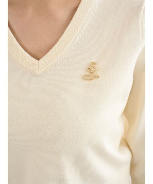 SNIDEL（スナイデル）の「ブローチ付きニットプルオーバー（ニット/セーター・レディース・グレー/イエロー/アイボリー/その他・F）」の18枚目の写真