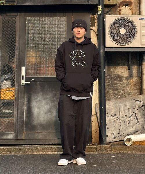 GRAVER（グレーバー）の「[ユニセックス]ビッグラインベアスマイルフードパーカー_グレー（パーカー・レディース・ブラック・SMALL/MEDIUM/LARGE）」の22枚目の写真