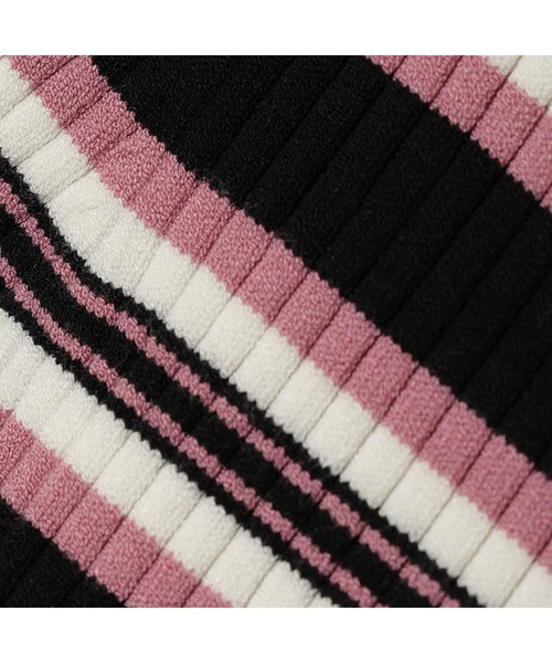 GUESS JEANS（ゲスジーンズ）の「GUESS JEANS Long Sleeves V-neck Rib Sweater ニットトップス（ニット/セーター・レディース・ブラック/ネイビー・SMALL/X-SMALL/MEDIUM/LARGE）」の12枚目の写真