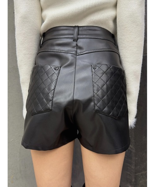 EGOIST(エゴイスト)の「デザインポケットフェイクレザーショートパンツ(その他パンツ・レディース・ブラック・S/M)」の13枚目の写真